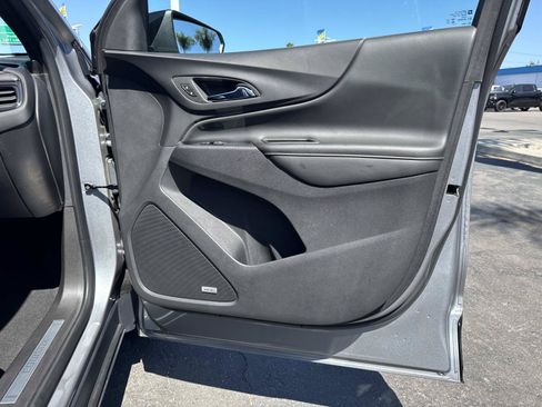 Used 2023 Chevrolet Equinox Premier FWD image 29