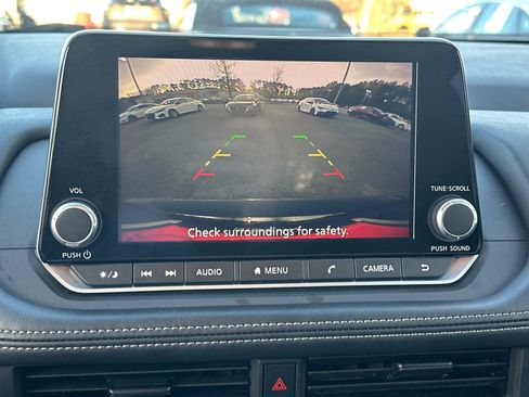 Used 2024 Nissan Rogue S image 28