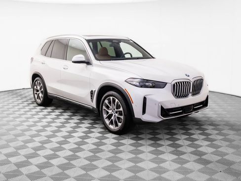 Certified 2024 BMW X5 xDrive40i w/ Parking Assistance Package image 8