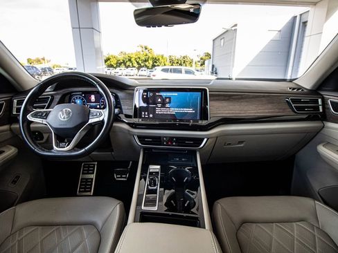 Used 2024 Volkswagen Atlas SEL Premium R-Line image 35