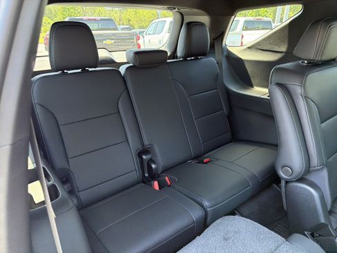 New 2026 Chevrolet Traverse LT w/ Sun and Wheel Package FWD image 16