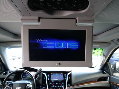 Used 2018 Cadillac Escalade ESV Premium Luxury image 20