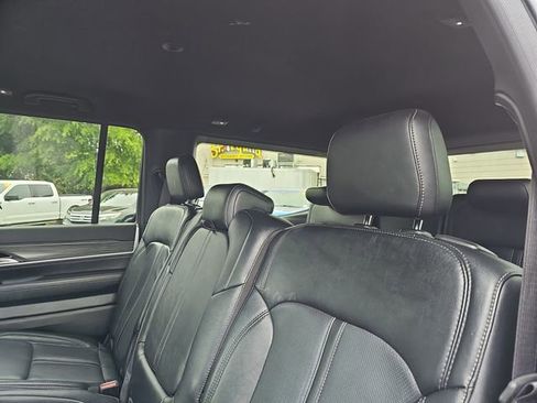 Used 2024 Jeep Wagoneer Series II w/ Flexible Seating Group RWD image 17