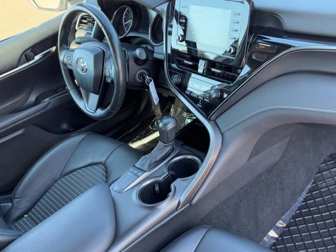 Used 2023 Toyota Camry SE image 11