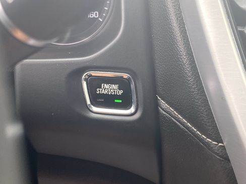 Used 2020 GMC Acadia SLE FWD image 17