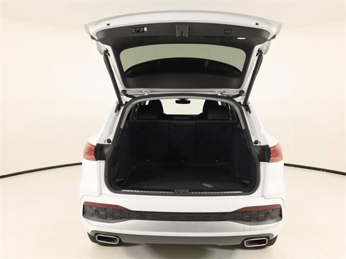 Used 2025 Audi Q5 Premium Plus w/ Premium Plus image 24