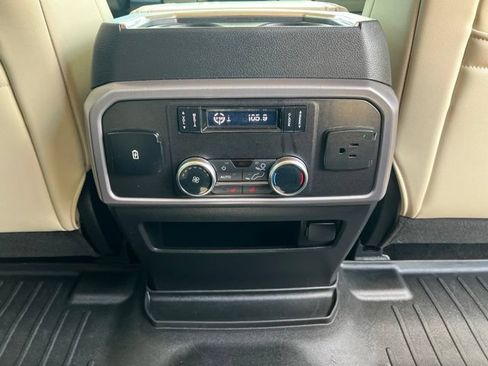 Used 2018 Ford Expedition Platinum RWD image 28