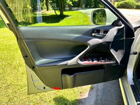 Used 2006 Lexus IS 250 image 6