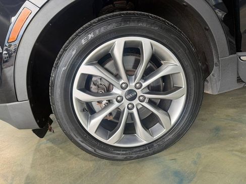 Used 2019 Lincoln MKC Select w/ Vista Value Package AWD/4WD image 28