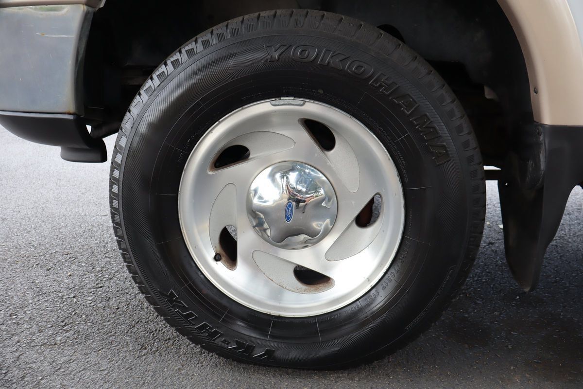 Used 1997 Ford F150 Lariat AWD/4WD image 36