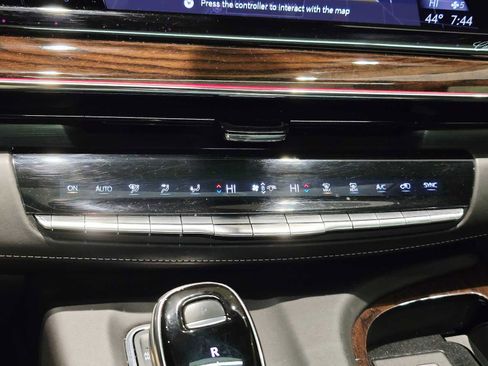 Used 2021 Cadillac Escalade Sport Platinum image 15