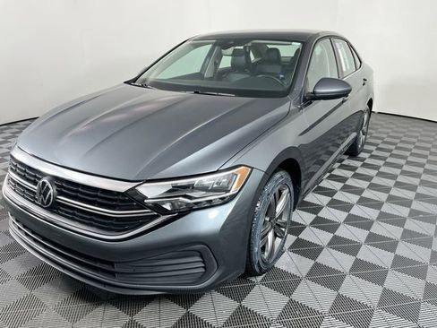Used 2022 Volkswagen Jetta SE image 5