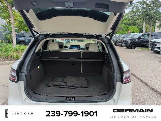 Certified 2023 Lincoln Nautilus Black Label w/ Class II Trailer Tow Package AWD/4WD image 9