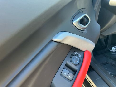 Used 2022 Chevrolet Camaro LT w/ Technology Package image 10