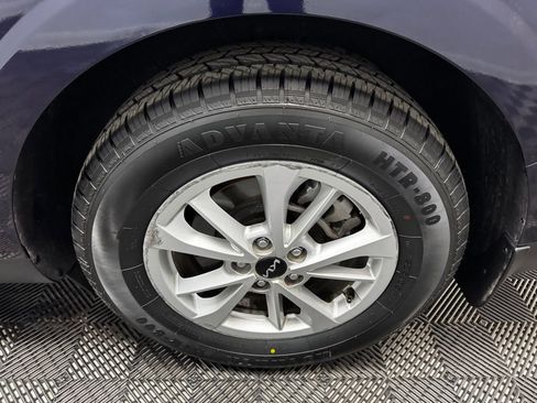 Used 2024 Kia Carnival LX FWD image 20