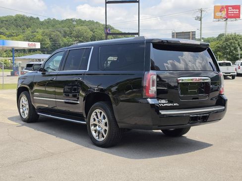 Used 2016 GMC Yukon XL Denali AWD/4WD image 3