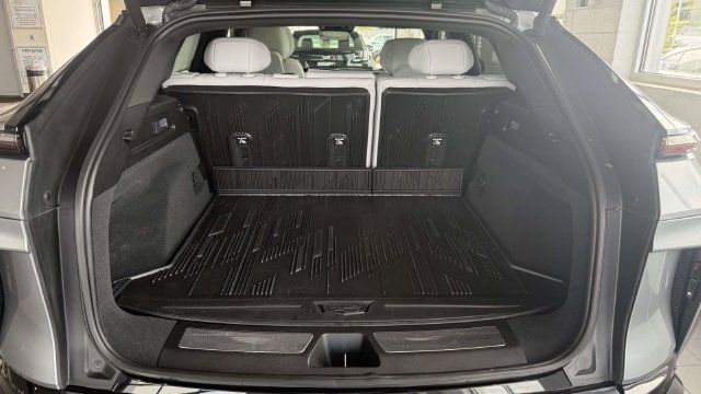 Used 2024 Cadillac Lyriq Luxury w/ LPO, Floor Liner Package AWD/4WD image 26