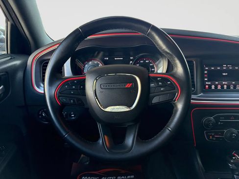 Used 2018 Dodge Charger SXT w/ Blacktop Package RWD image 28