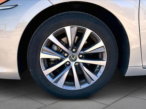 Used 2021 Lexus ES 350 w/ Premium Package image 11