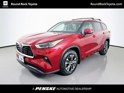 Certified 2026 Toyota Highlander XLE AWD/4WD image 1