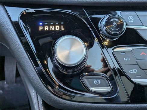 New 2026 Chrysler Pacifica Limited image 19