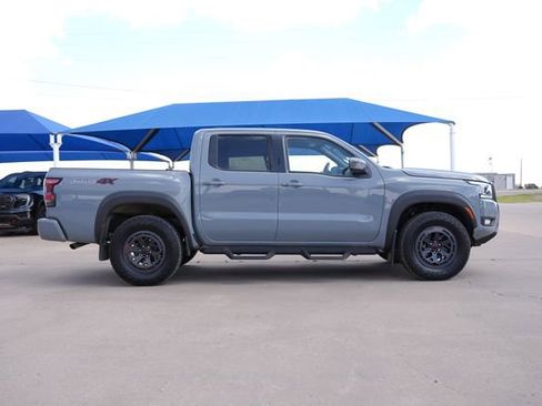 Used 2025 Nissan Frontier PRO-4X AWD/4WD image 2