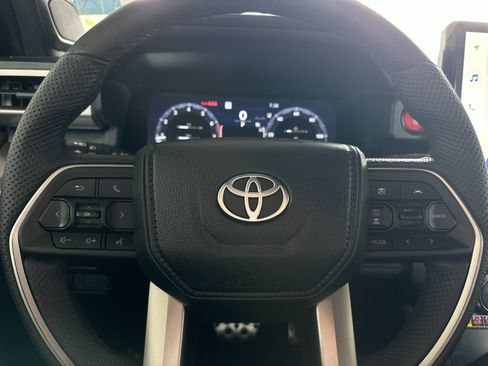 Used 2024 Toyota Tacoma TRD Sport w/ TRD Sport Upgrade Package image 20