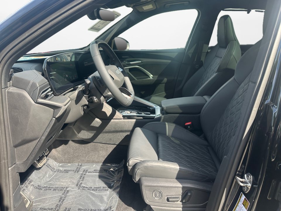 Used 2025 Audi SQ5 Prestige AWD/4WD image 9