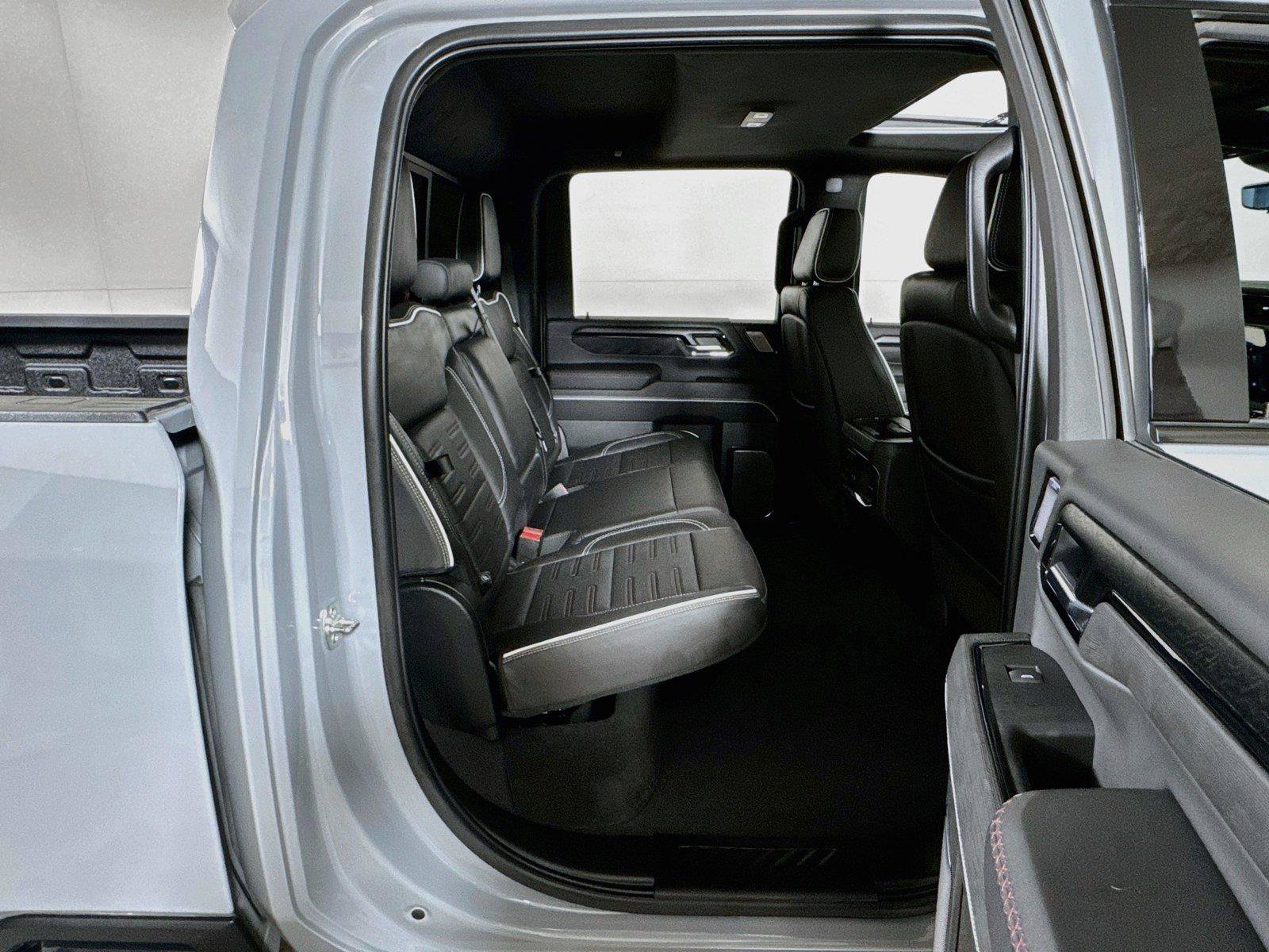 Certified 2025 GMC Sierra 2500 AT4X w/ AT4X AEV Edition AWD/4WD image 26
