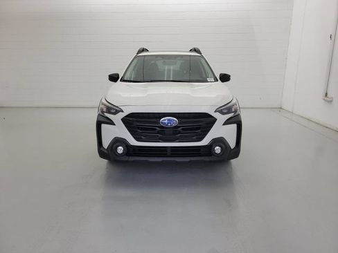 Used 2025 Subaru Outback Onyx Edition AWD/4WD image 3