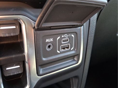 Used 2023 Jeep Wrangler Unlimited Sahara AWD/4WD image 22