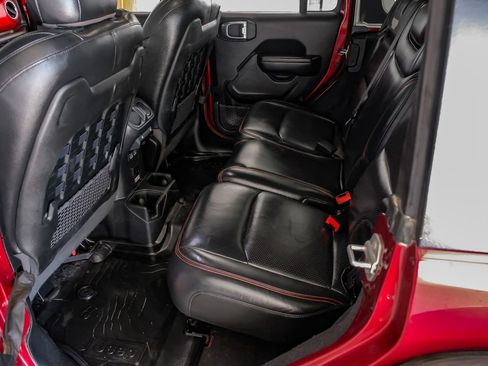Used 2021 Jeep Wrangler Unlimited Rubicon AWD/4WD image 36