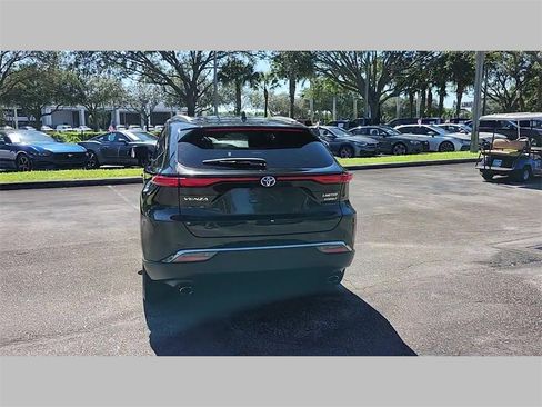 Used 2021 Toyota Venza Limited image 35