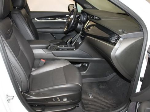 Used 2024 Cadillac XT6 Premium Luxury w/ Technology Package AWD/4WD image 15