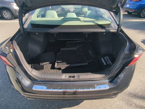 Used 2021 Nissan Altima 2.5 SV w/ SV Premium Package image 13