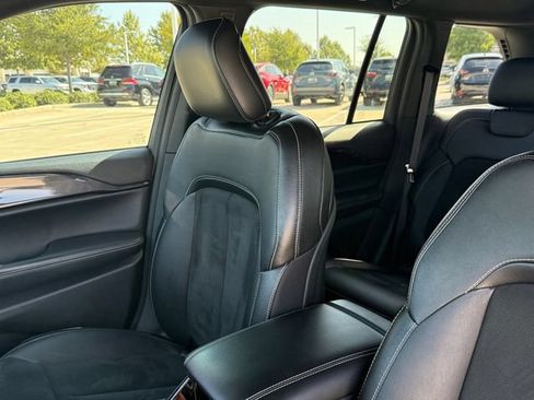 Used 2023 Jeep Grand Cherokee Altitude RWD image 14