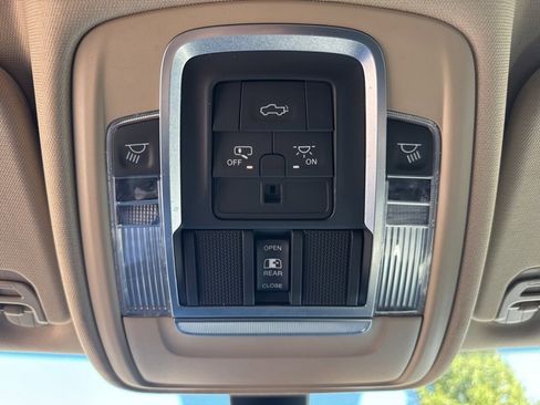 Used 2020 RAM 1500 Laramie image 25