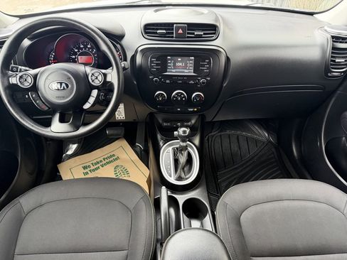 Used 2016 Kia Soul + image 14