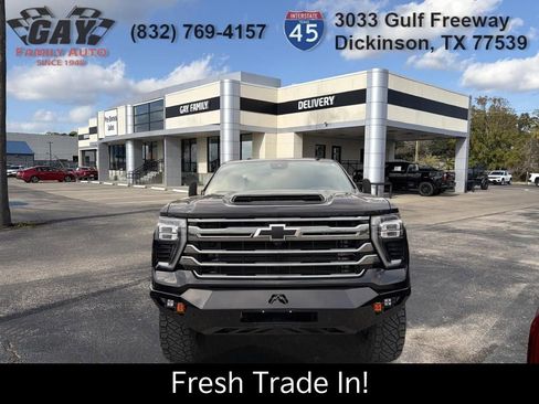 Used 2024 Chevrolet Silverado 2500 High Country w/ High Country Premium Package image 3