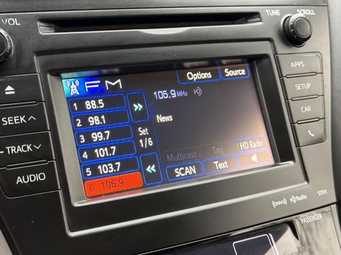 Used 2014 Toyota Prius V Five image 20