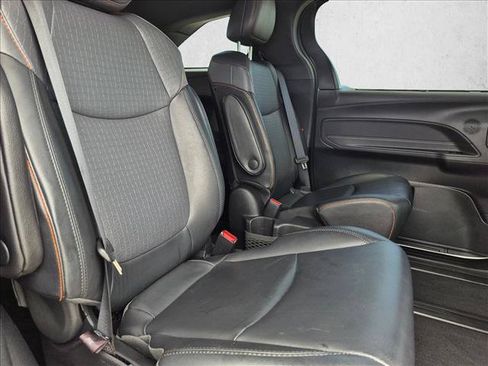Used 2022 Toyota Sienna XSE FWD image 20