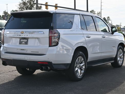 Used 2021 Chevrolet Tahoe Premier w/ Premium Package image 11