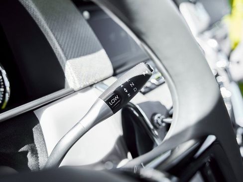 Used 2024 Rolls-Royce Cullinan AWD/4WD image 80