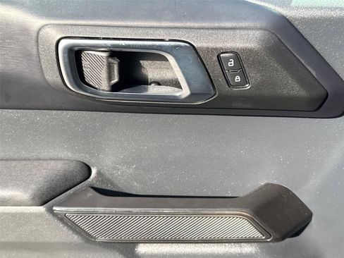 Used 2025 Ford Bronco Badlands image 29