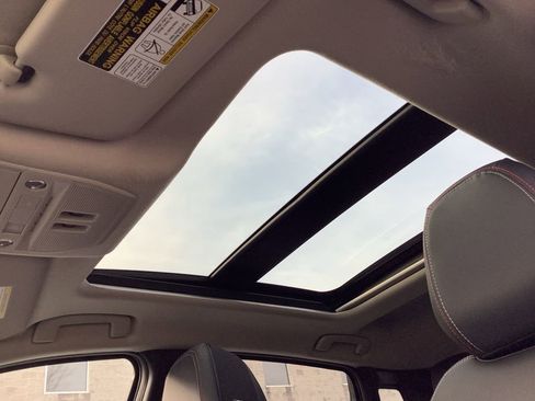 Used 2025 Nissan Kicks SR w/ SR Premium Package image 31