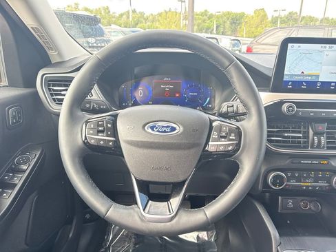 Used 2022 Ford Escape SEL w/ Technology Package AWD/4WD image 32