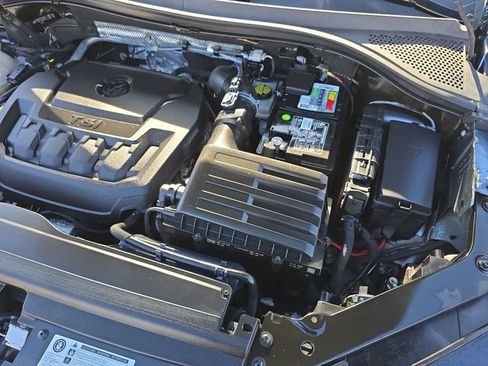 Used 2020 Volkswagen Tiguan SE image 33