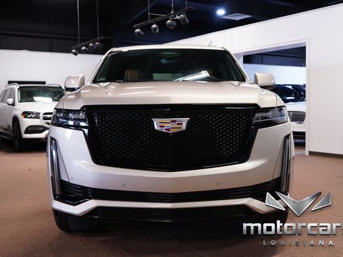 Used 2021 Cadillac Escalade Sport RWD image 2