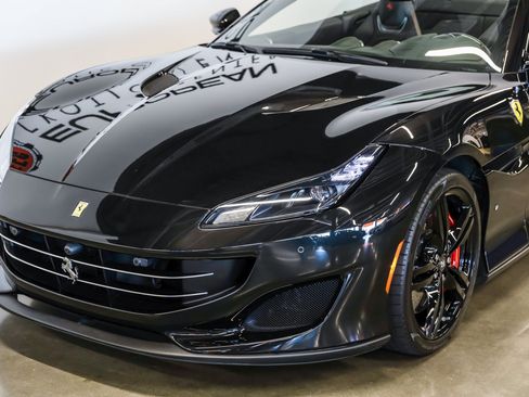 Used 2020 Ferrari Portofino RWD image 6
