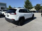 Used 2023 Jeep Cherokee Altitude Lux image 3